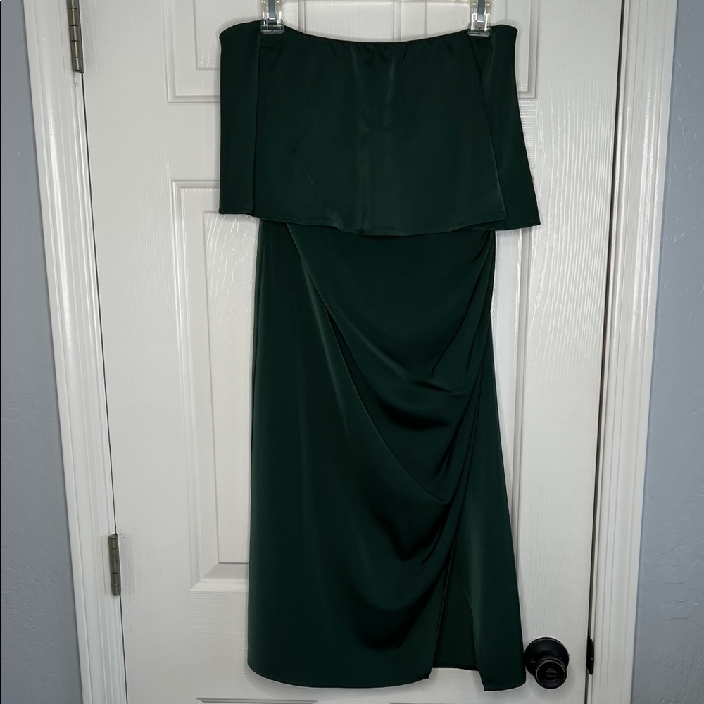 LOVERS + FRIENDS FOREST GREEN STRAPLESS MIDI DRESS Silky w/ ruffle size medium